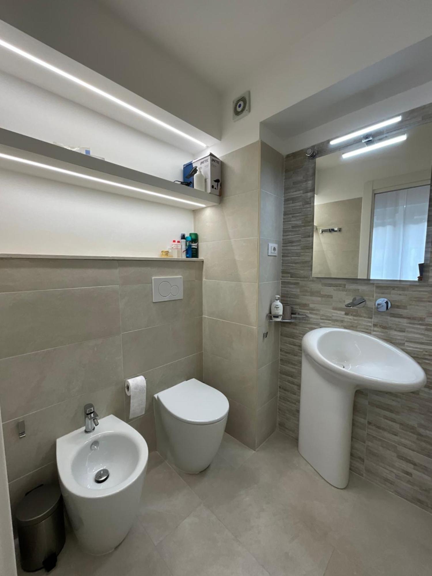شقة Bilocale San Giovanni Design Apartament روما المظهر الخارجي الصورة